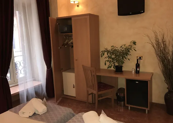 Hostel Legend R.g. Roma