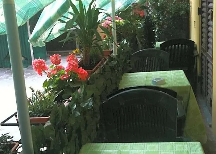 Legend R.g. Hostel